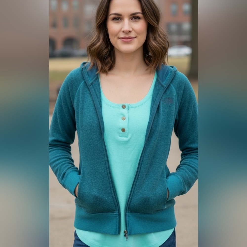 The North Face medium hoodie emerald green